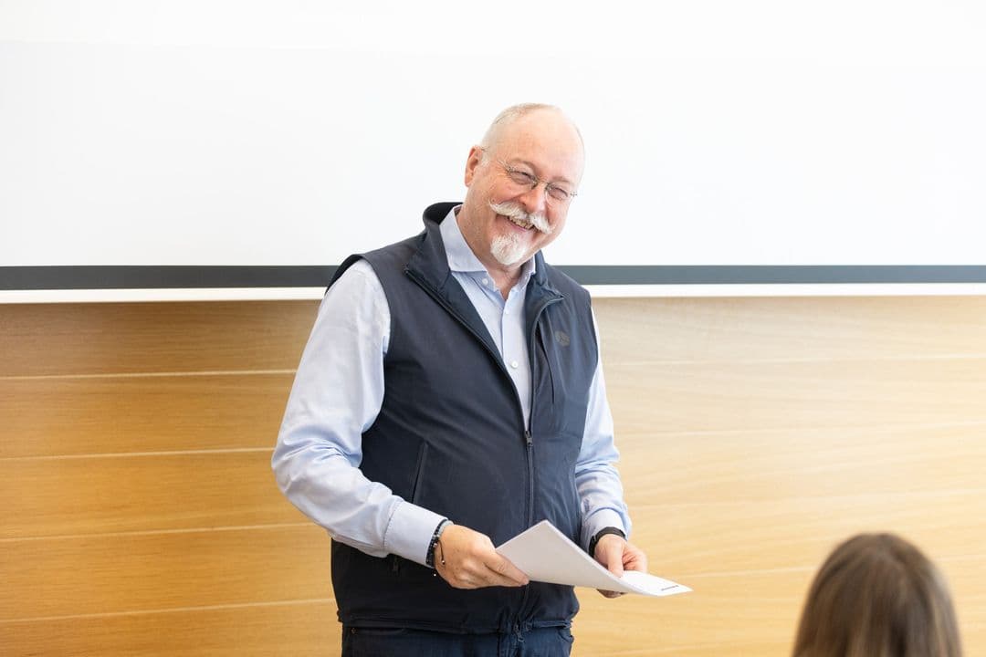 Jean-Marc Fandel animant une conférence